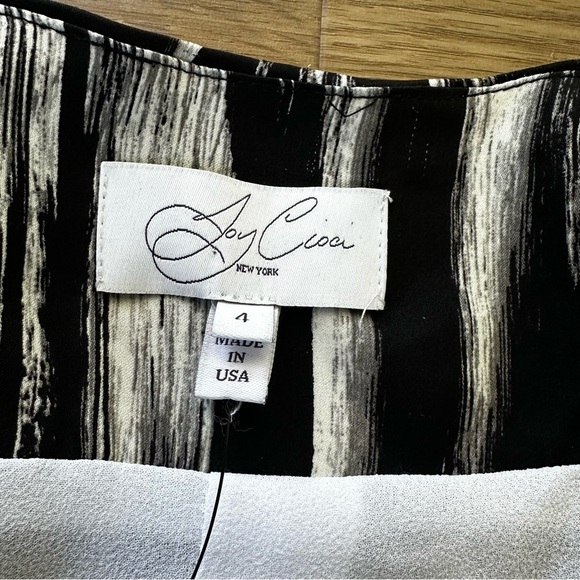 Joy Cioci Womens Jenelle Blazer 100% Silk Zipper Size 4 USA Ruffle Stripe Black - Picture 2 of 13